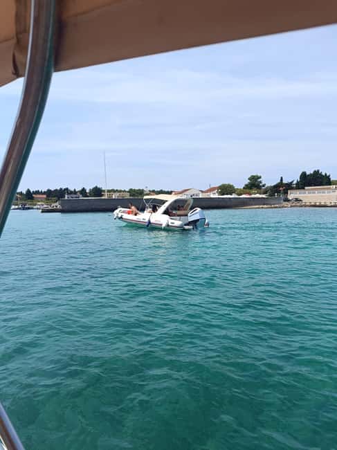 Island Adventure – Ugljan by Speedboat - Ugljan Town: Beaches, Church Views, and Fortress Energy