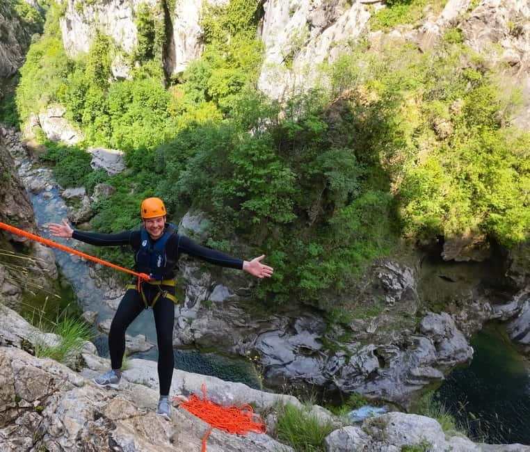 Iz Omisa: Extremni Canyoning na rijeci Cetini/ Free photos - Cetina River Canyoning: Swims, Hikes, Slides, And Tunnels