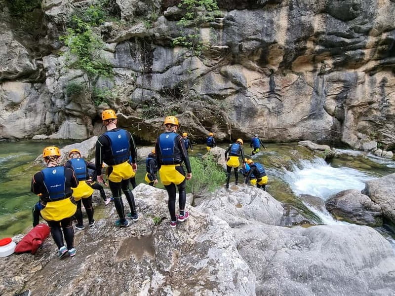 Iz Omisa: Extremni Canyoning na rijeci Cetini/ Free photos - Gubavica Waterfall: The 55 Meter Viewpoint Moment