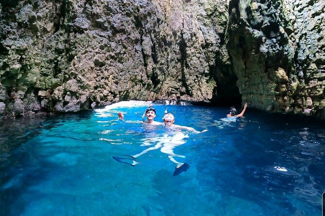 Kayak tour with cave experience - Fitness level, swimming requirement, and who should book