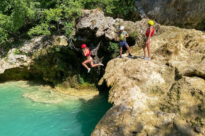 Kayaking at the Mreznica Canyon - Your Paddling Lesson: How You Build Confidence in 3 Hours
