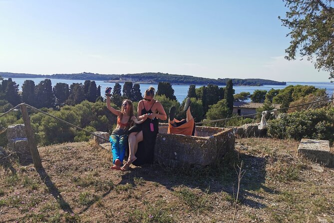 Kayaking to Island Saint Jerolim with snorkeling activitie - Gear, safety, and what to pack for a wet, salty outing