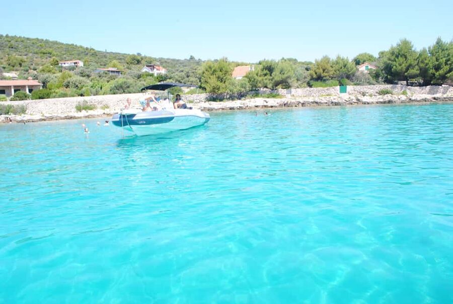 Krknjaši Blue Lagoon 3-Island Tour - Maslinica hour: panorama of Šolta, swimming, and a beach reset
