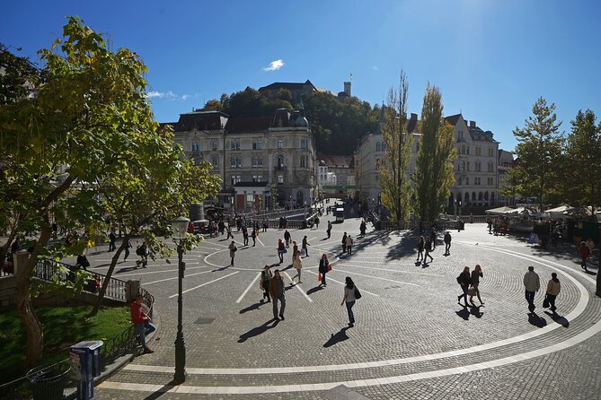 Ljubljana, Postojna Cave and Predjama Castle Day Tour from Zagreb - Predjama Castle: the cave-mouth Renaissance fortress and its audio guide