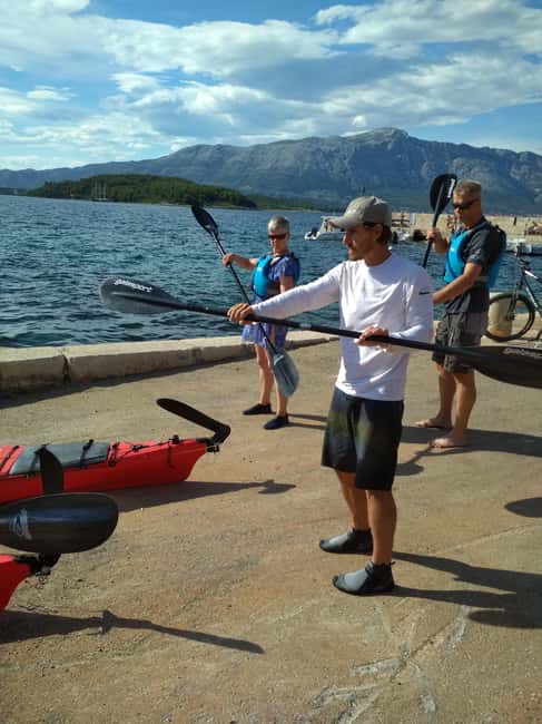 Lumbarda - Sunset Kayak Tour with a Picnic - Wine and Sweets - The first island stop: Korčula’s quarrying past