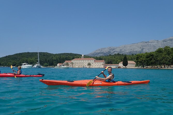 Lumbarda-Sunset Kayaking Experience with picnic: Wine and Sweets - Key things that make this sunset kayak special