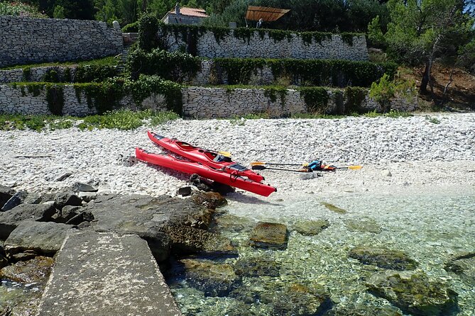 Lumbarda-Sunset Kayaking Experience with picnic: Wine and Sweets - Who this sunset kayak suits best