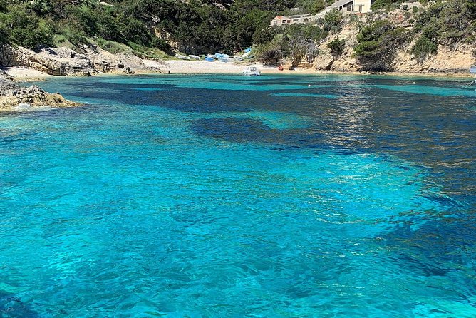 Luxury Blue Cave & 5 Islands Tour from Split - Island of Vis: quick caves, quick swims, quick photos