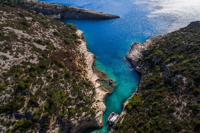 Luxury Blue Cave & 5 Islands Tour from Split - Hvar free time: seeing the fortress and making the clock work