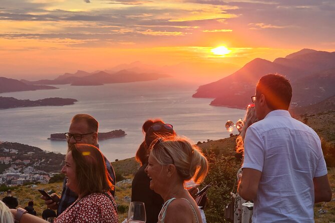 Luxury Sunset Tour with Wine Tasting - Who this sunset tour suits best