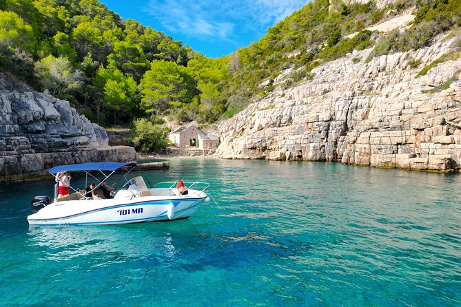 Makarska: 3-Island Speedboat Tour with Cave and Blue Lagoon - Stop 4: Zečevo Islet for Snorkeling in a Protected, Quiet Setting