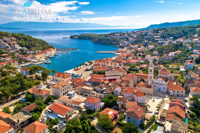 Makarska: 3 Island Speedboat Tour with Little Blue Cave & Lagoon - Zečevo and the Blue Lagoon: turquoise water plus a waterfront bar