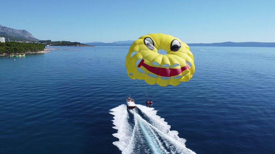 Makarska: Parasailing Experience - MPL Nautika - What the 5 to 15 minute flight really feels like