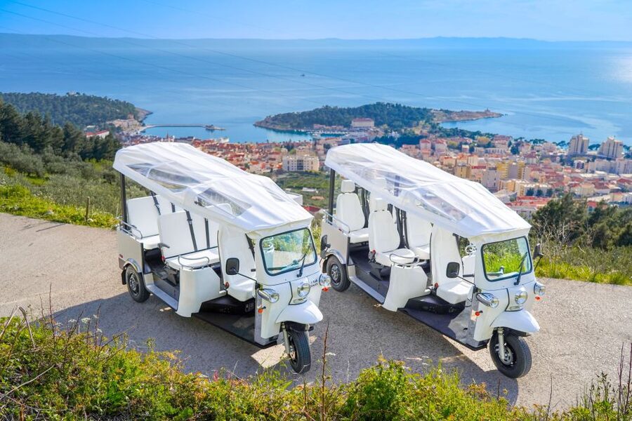 Makarska: Skywalk Tuk-Tuk Tour with Skip-the-Line Ticket - Skywalk Biokovo glass walkway: how to handle the wind and the step