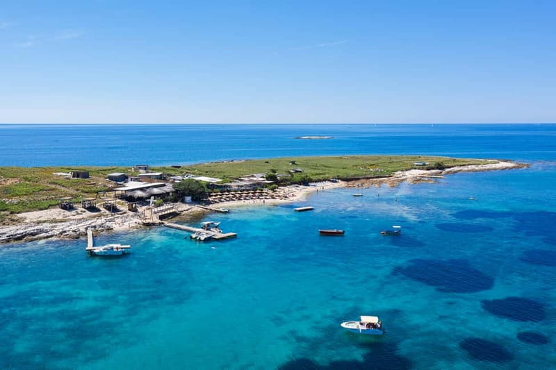 Medulin: Full-Day Boat Tour to Kamenjak and Levan with Lunch - The onboard lunch: BBQ-style meal, welcome drink, and beer flow