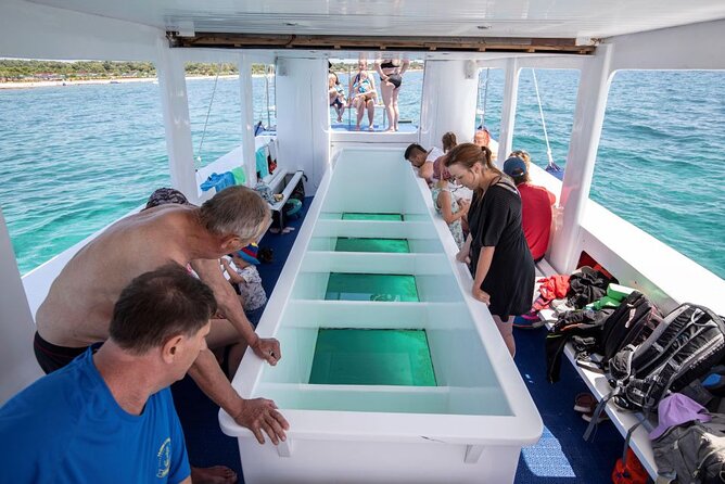 Medulin: Glass Boat Tour Experience to Kamenjak - Drinks, music, and onboard comfort that actually help