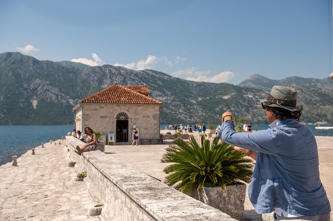 Montenegro: Bay of Kotor Day Trip from Dubrovnik English -Español - Packing tips that keep the day easy (passport, snacks, swimsuit)