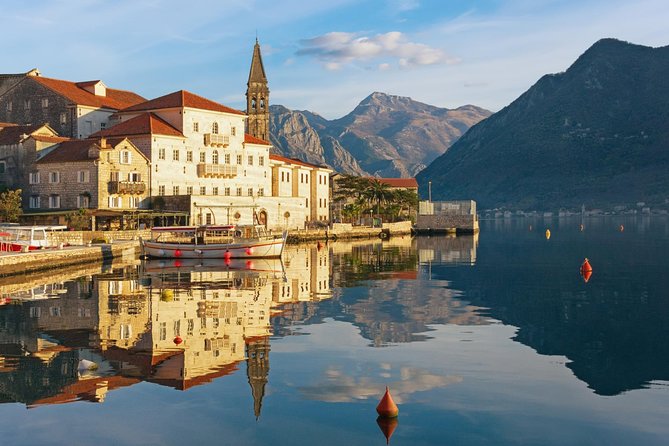 Montenegro Private Tour from Dubrovnik: Kotor & Perast - From Dubrovnik to Montenegro, a relaxed start in an air-conditioned car