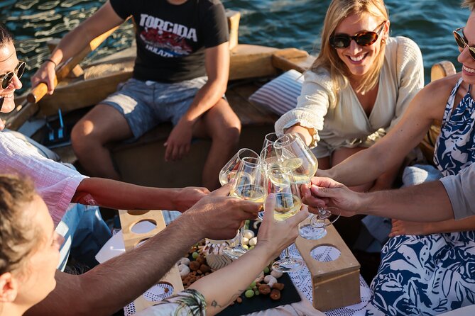 NEW! Zadar Traditional Boat Ride & Old Town Walking Tour by Šušur - Church of St. Simon: what to look for beyond the facade