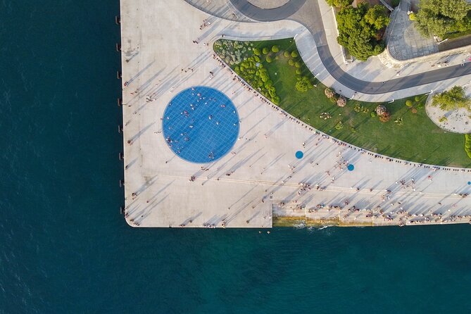 Panorama guided Zadar Eco Tuk Tuk tour - Sfinga and quick stories: the Zadar Sphinx moment