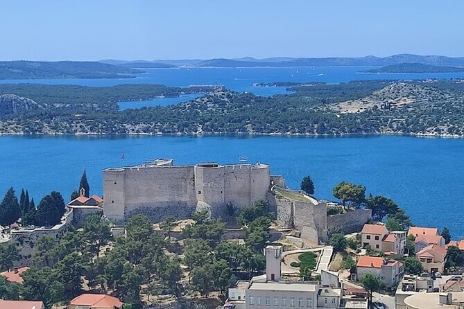 Panorama Tour - Eco City Tour Šibenik - Cruising with St. James Cathedral and the waterfront in view
