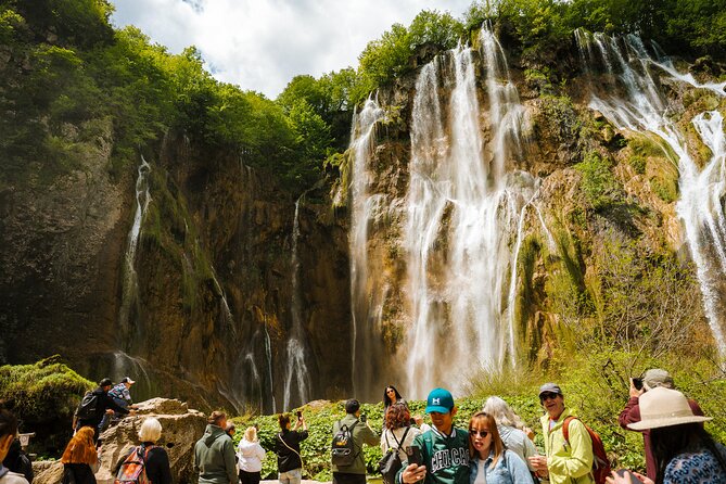 Plitvice Lakes and Rastoke Tour w/ ticket (ENG/ESP) - Upper Lakes: Veliki Prštavac and the long view toward Prošćansko