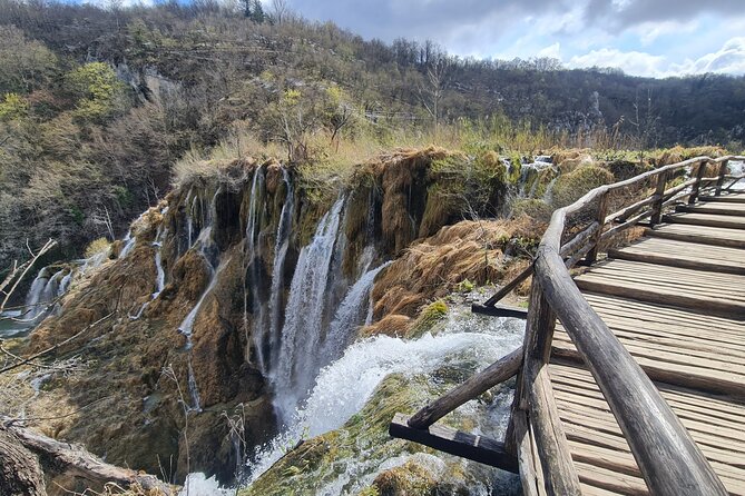 Plitvice Lakes Day Tour with Panoramic Boat Ride Ticket Reserved - Inside Plitvice: how to walk the routes without losing the magic