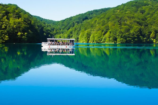 Plitvice Lakes Economy Group Tour from Split or Trogir - Your guide experience: English, timing, and keeping you moving