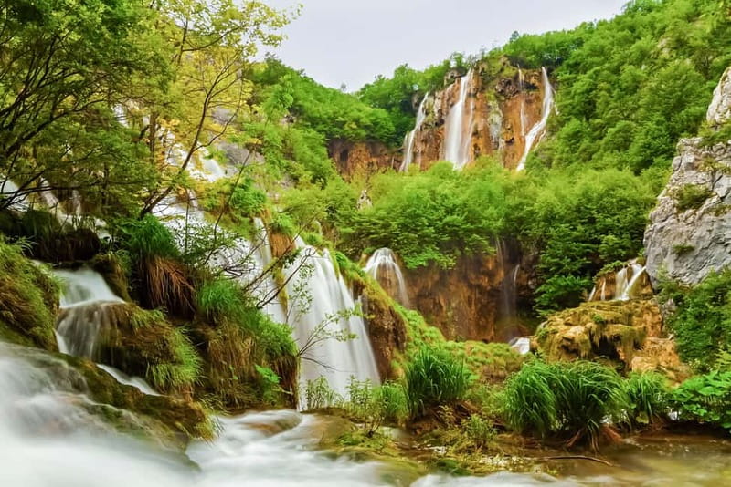 Plitvice Lakes: Guided Walking Tour with Bus and Boat Ride - Key things to know before you go