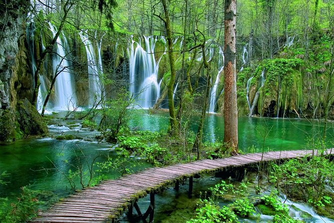 Plitvice Lakes National Park Tour from Zadar - Getting Picked Up, Riding in Comfort, and Handling the Long Coast to Inland