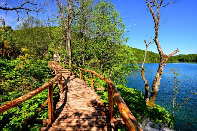 Plitvice Lakes Small Group Tour Ecco from Split or Trogir - The Best Views: Waterfalls, 16 Lakes, and Panoramas