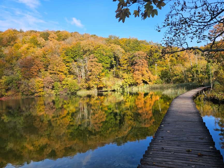 Plitvice: Plitvice Lakes Guided Tour with Boat Ride - Your start point and walking reality on uneven paths