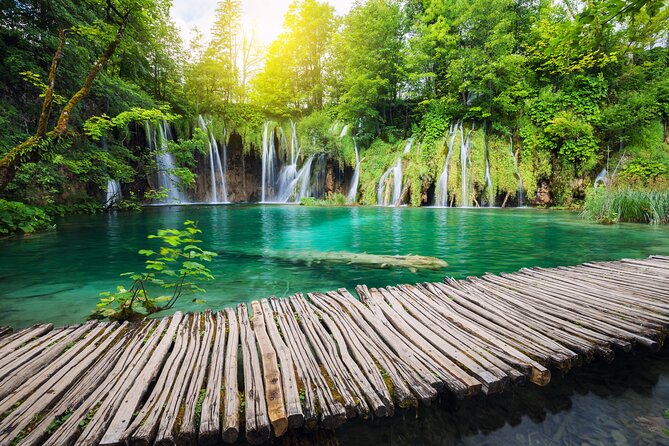 Plitvice & Rastoke: Guided Tour from Zagreb; Max 8 people ENG/ESP - Timing from 11:00 to 15:00, then the return to Zagreb