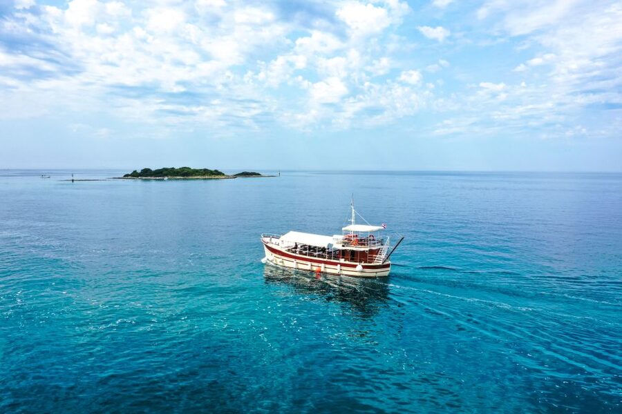 Poreč: Panoramic Morning Cruise Among 20 Islands with Drinks - Poreč Port to Vrsar: getting the coast view you can’t get from land
