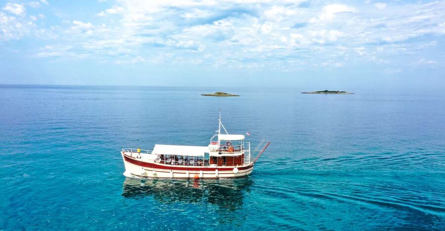 Poreč: Panoramic Morning Cruise Among 20 Islands with Drinks - What to bring so the trip stays comfortable