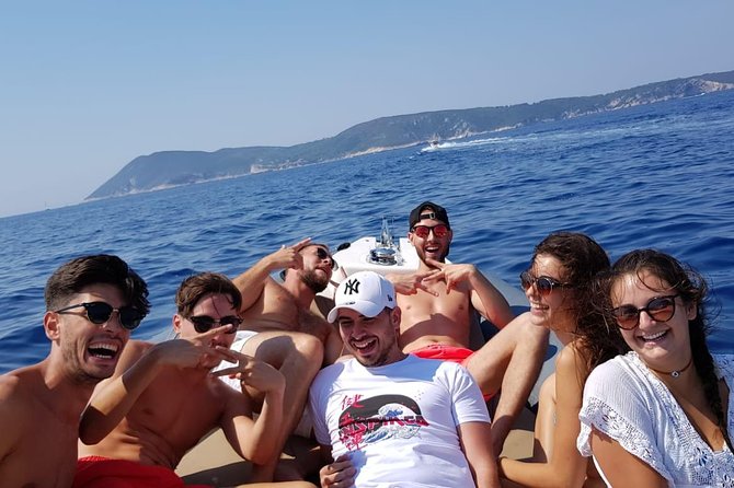 Private Blue Cave and Hvar - 5 Islands Tour - Komiza: old fisherman town energy and breakfast time