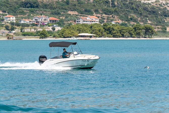 Private boat tour-custom itinerary from Split and Trogir - Price and logistics: what you pay, what you pay later