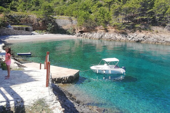 Private Boat Tour of Croatia - Pakomina restaurant stop: a seafood lunch that feels connected to place