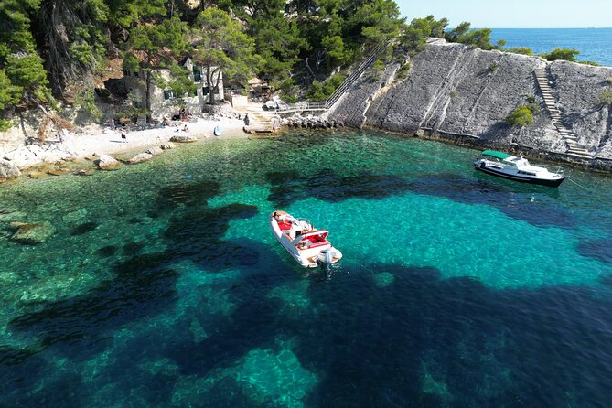 Private boat tour of Red rocks & Pakleni islands - Stop 6: Palmižana Botanical Garden and Laganini bar time