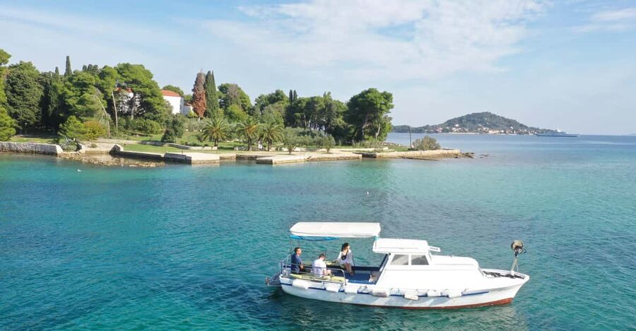 Private Boat tour with refreshing drinks Zadar - Leaving Zadar on a Traditional Boat, Not a Loud Ferry