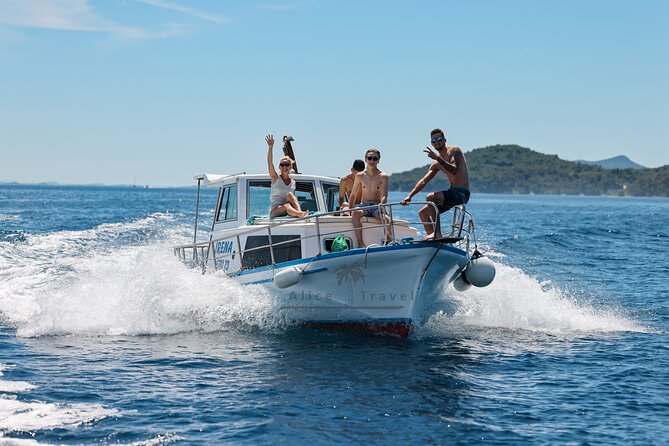Private Half-Day Boat Tour with Snorkeling and Drinks - Zadar by boat, not by crowds