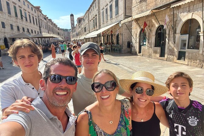 Private History Old Town and City Wall Tour in Dubrovnik - Private History Tour Starts at Amerling Fountain, Ends on Stradun