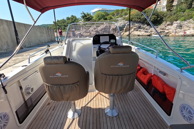 Private luxury speedboat tour-Islands, caves, beaches, snorkeling - Who should book this private caves-and-islands speedboat?