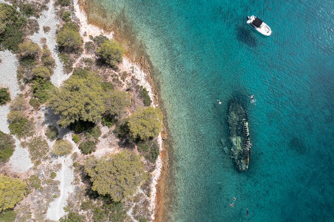 Private speedboat custome-made tour / from Trogir and Split - Boat day pacing: 9 hours is long enough to do it right