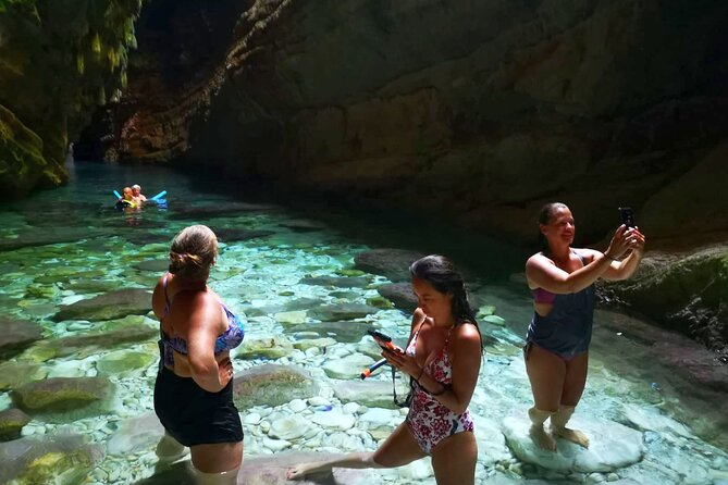 Private Speedboat tour to Sakarun Bay and Golubinka cave - Stop 1: the shipwreck snorkel near Lagnići (and why it works)