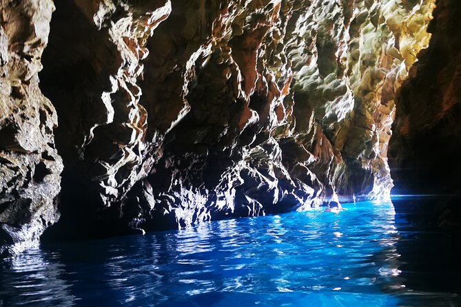 Private Speedboat tour to Sakarun Bay and Golubinka cave - Veli Rat lighthouse, built in 1847, and the viewpoint value