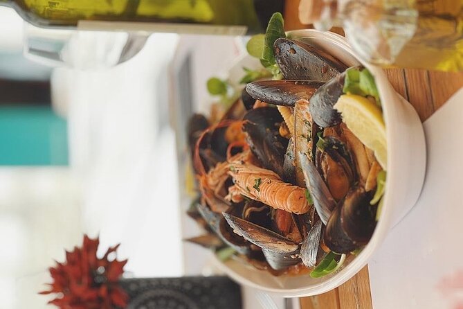 Private Split Tour & Local Bites & Seafood Extravaganza & Pickup - Why this Split palace-and-food tour works in 3 hours