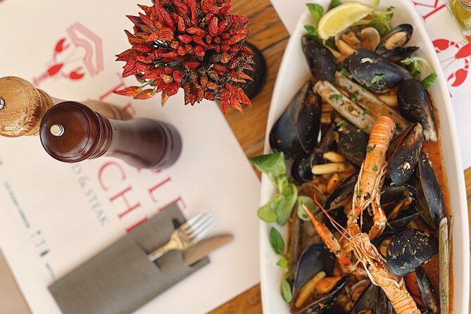 Private Split Tour & Local Bites & Seafood Extravaganza & Pickup - Guides and pacing: what you should expect day-of