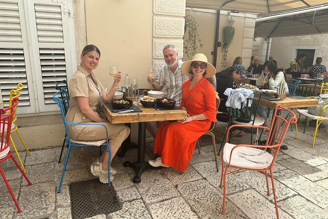 Private Split Tour & Local Bites & Seafood Extravaganza & Pickup - Green Market tasting: soparnik, cheese, and how people really shop