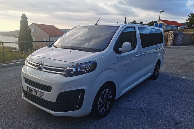 Private Transfer by 8 seats van from and to Dubrovnik Airport - Price and logistics: what $98.79 per group really means